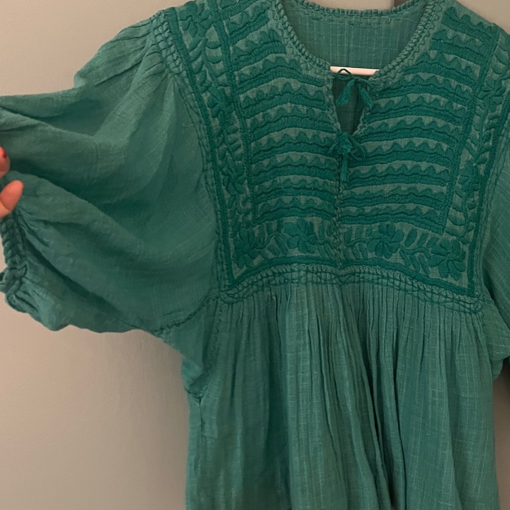 Blue-green Embroidered Top - Picture 2 of 3
